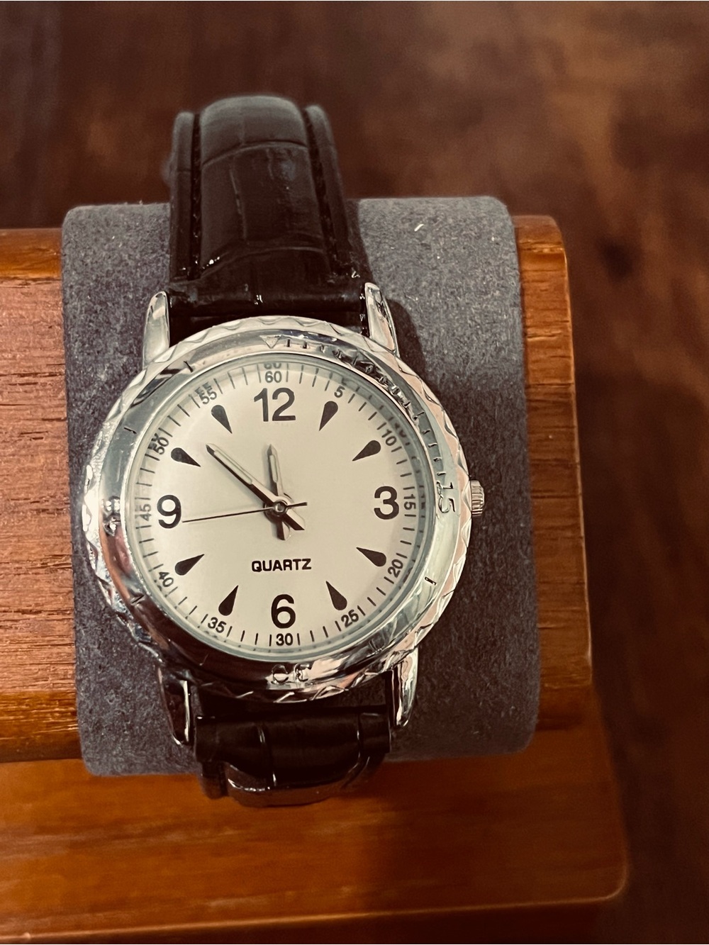 Classic Men's Quartz Watch with Black Leather Strap